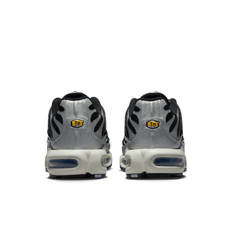 Nike Air Max Plus Toggle Metallic Silver (W) Angle 4