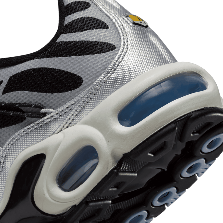 Nike Air Max Plus Toggle Metallic Silver (W) Angle 6