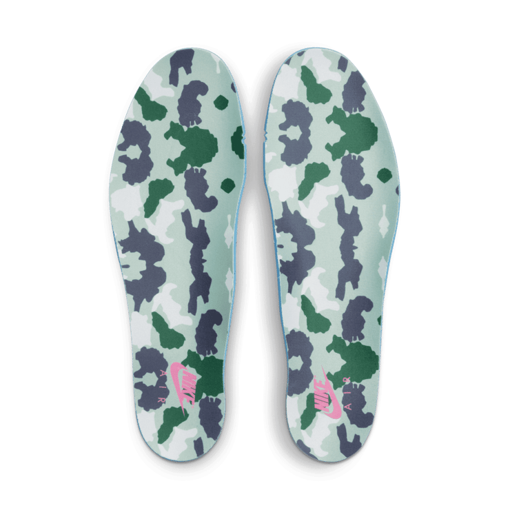 Nike Air Max 95 Corteiz Gridiron Pink Beam Angle 9