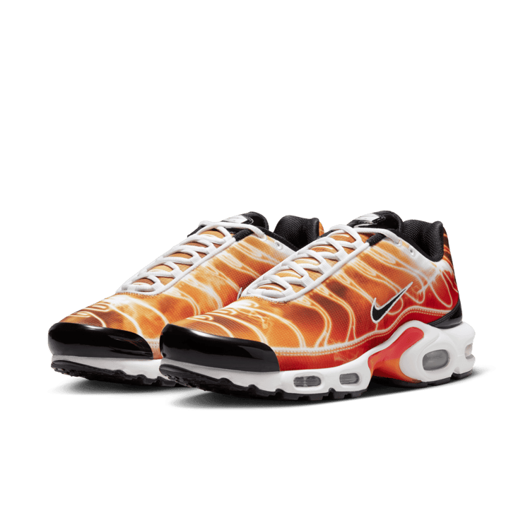 Nike Air Max Plus Light Photography Angle 1