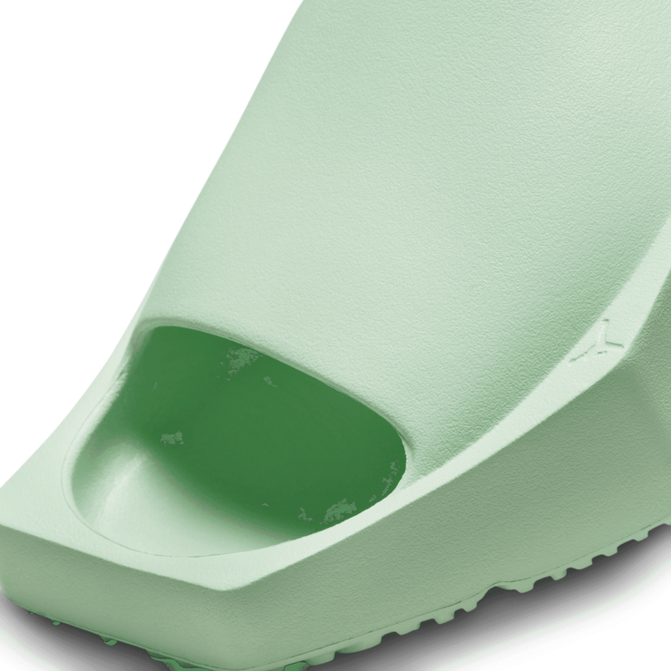 Jordan Hex Slide Pistachio Frost (W) Angle 4
