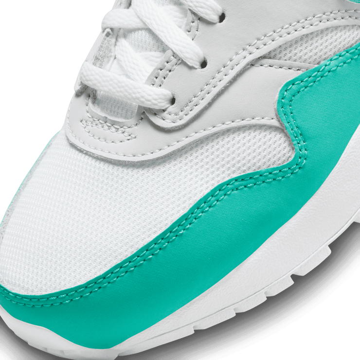 Nike Air Max 1 SC Clear Jade (GS) Angle 4