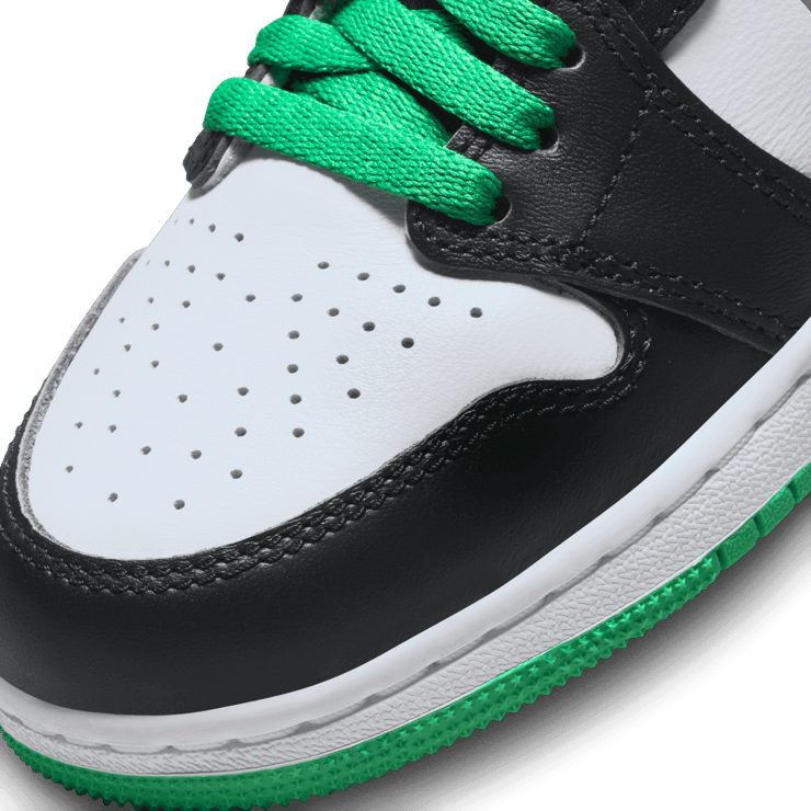 Air Jordan 1 Retro High OG Lucky Green (GS) Angle 4