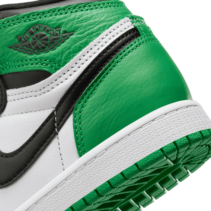 Air Jordan 1 Retro High OG Lucky Green (PS) Angle 5