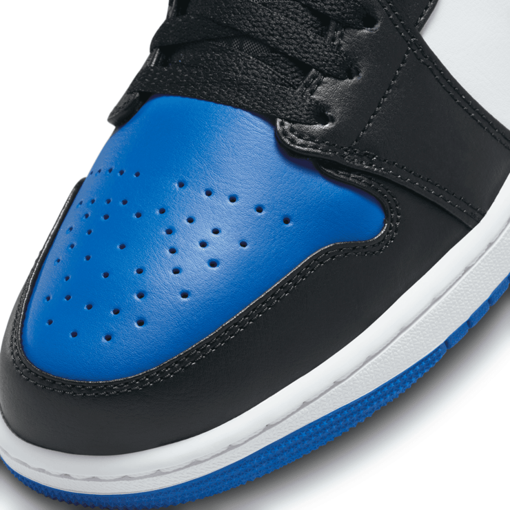 Air Jordan 1 Low Royal Toe Angle 5