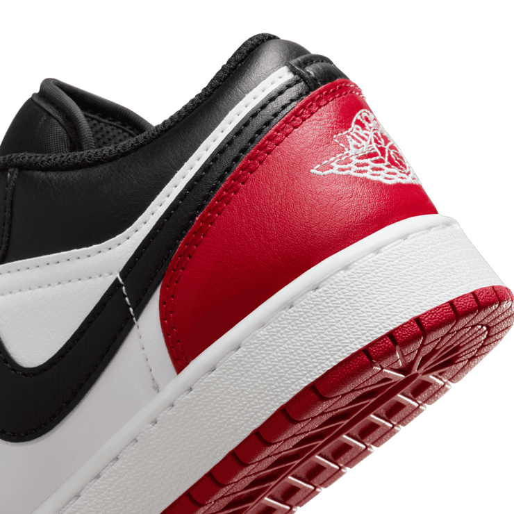Air Jordan 1 Low Bred Toe (2023) (GS) Angle 5