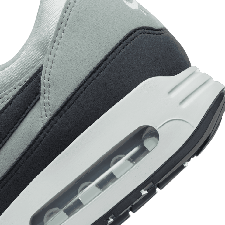 Nike Air Max 1 '86 Big Bubble Light Silver Angle 5