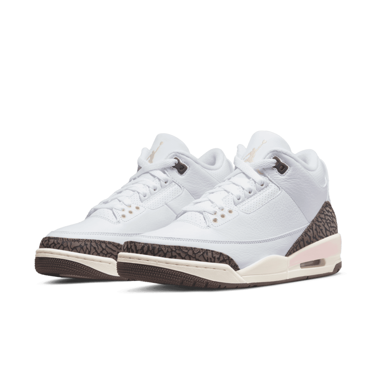 Air Jordan 3 Retro Neapolitan (W) Angle 2