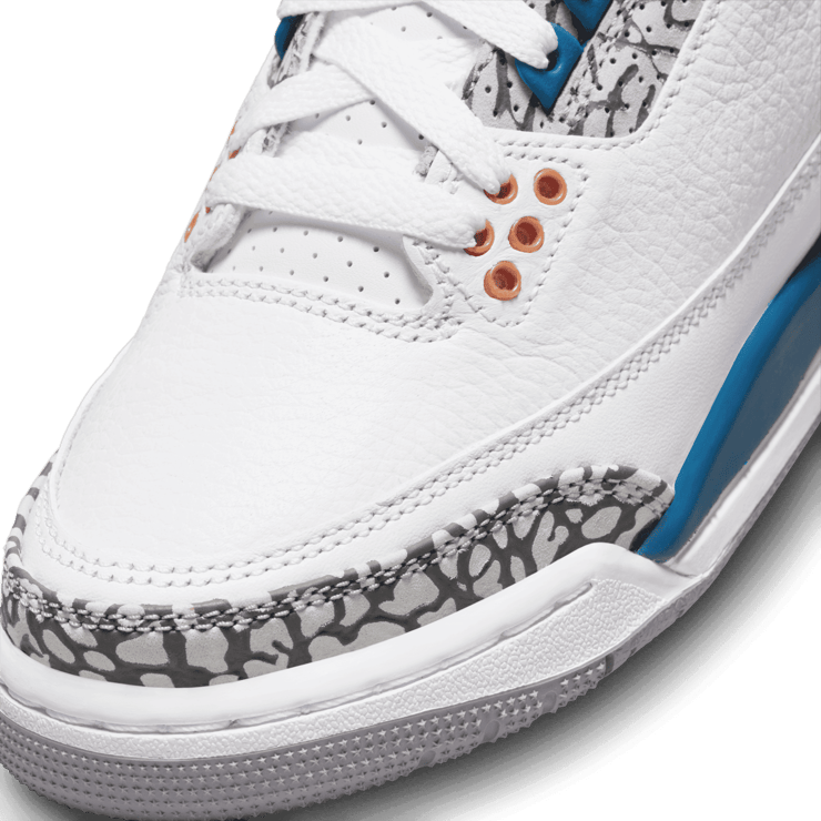 Air Jordan 3 Wizards (GS) Angle 4
