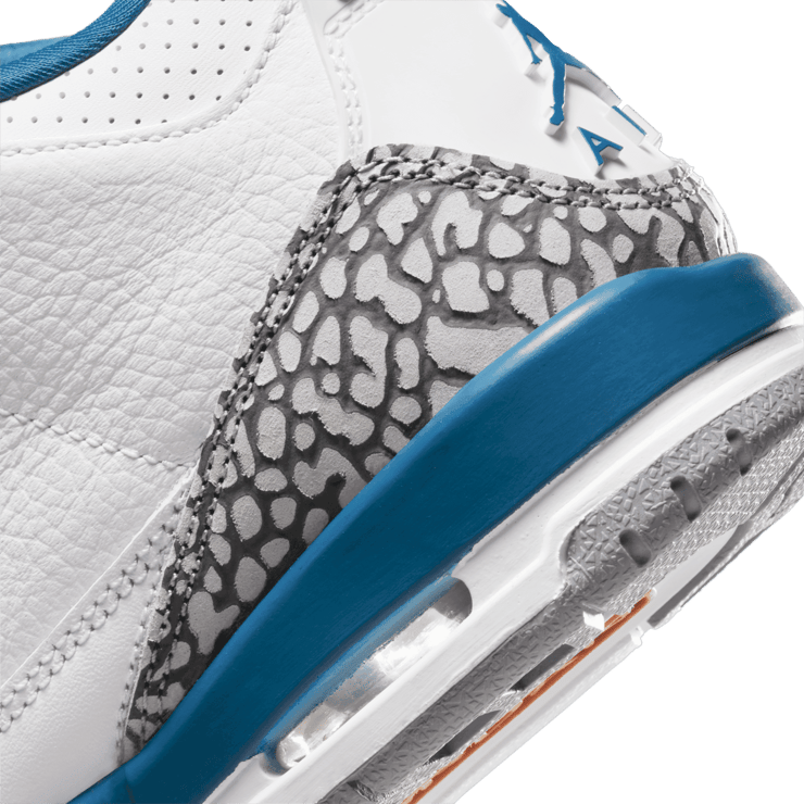 Air Jordan 3 Wizards (GS) Angle 5