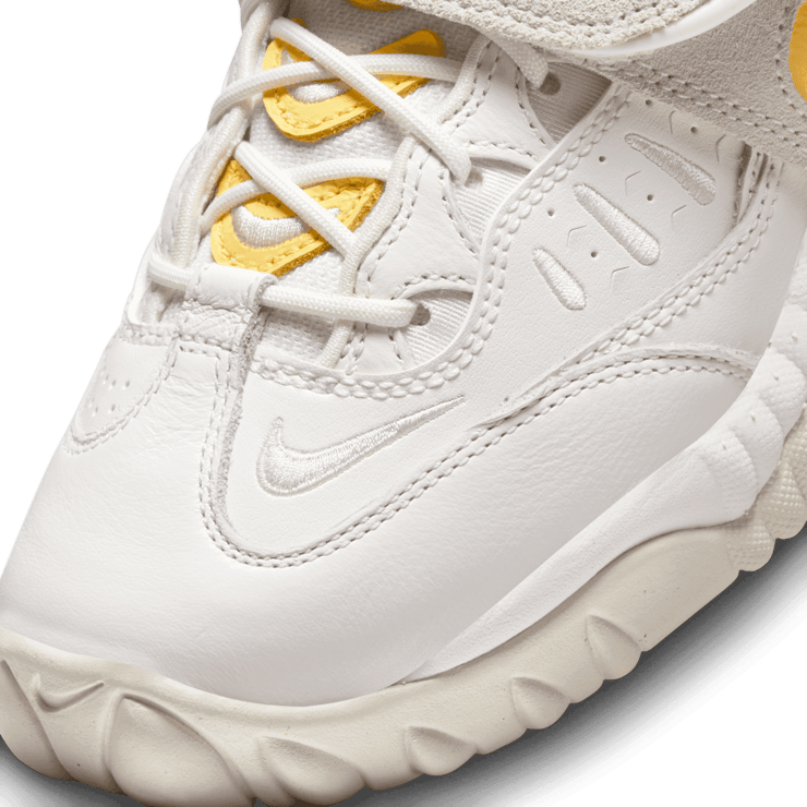 Nike Air Adjust Force Sail Citron Pulse (W) Angle 4