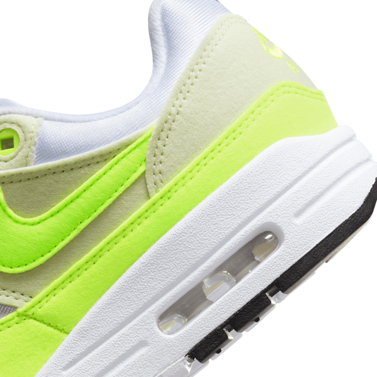 Nike Air Max 1 Volt Sea Glass (W) Angle 7