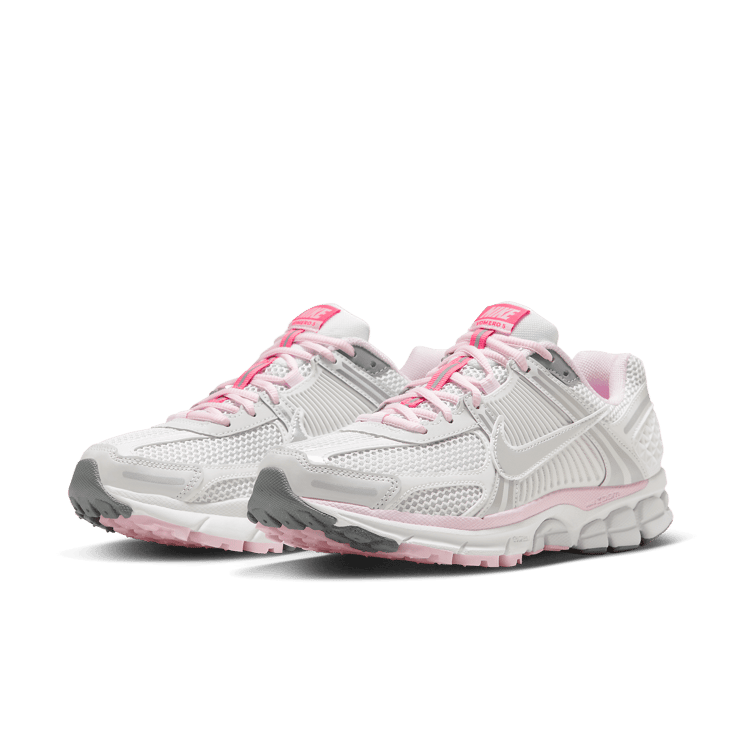 Nike Zoom Vomero 5 520 Pink (W) Angle 2