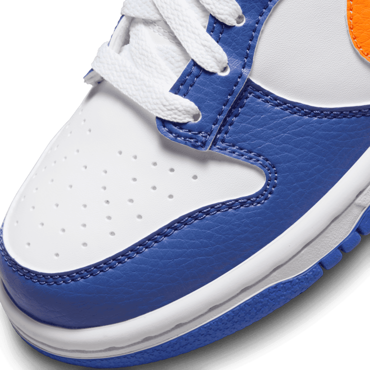 Nike Dunk Low Knicks (GS) Angle 4