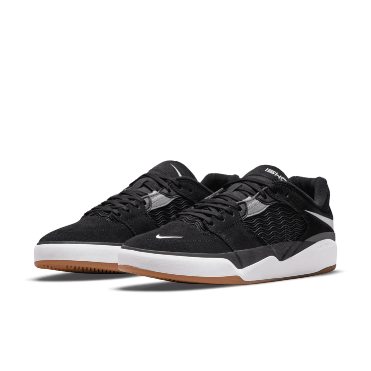 Nike SB Ishod Black White Angle 3