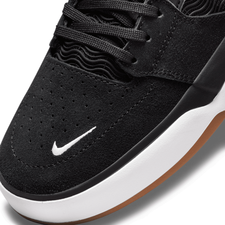 Nike SB Ishod Black White Angle 5