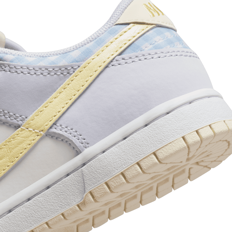 Nike Dunk Low SE Easter (2023) (PS) Angle 5