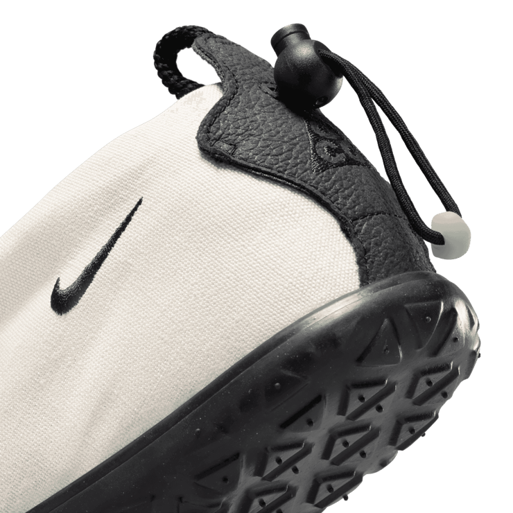 Nike ACG Air Moc Summit White Black Angle 5