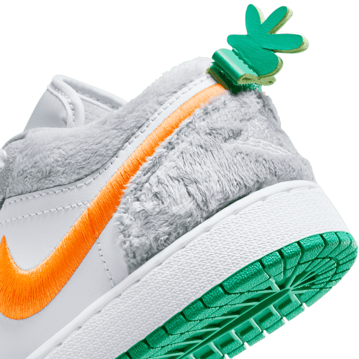 Air Jordan 1 Low SE Rabbit (GS) Angle 5