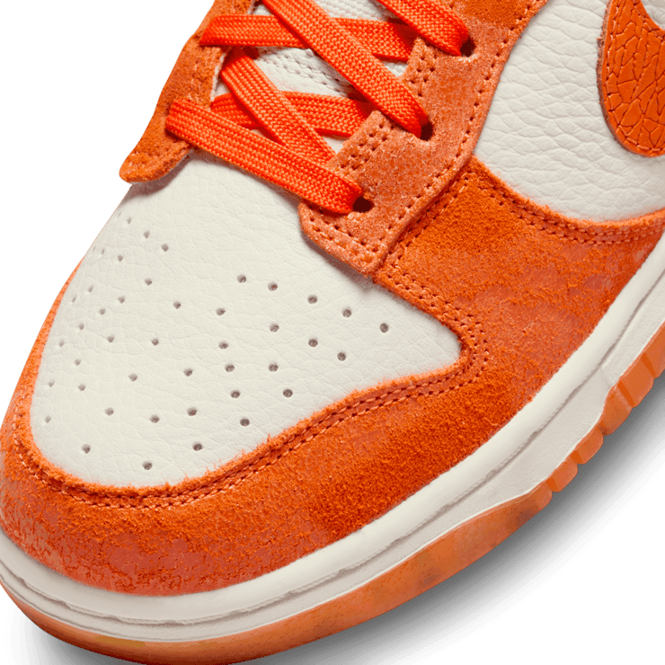 Nike Dunk Low Lava Dunk (W) Angle 4