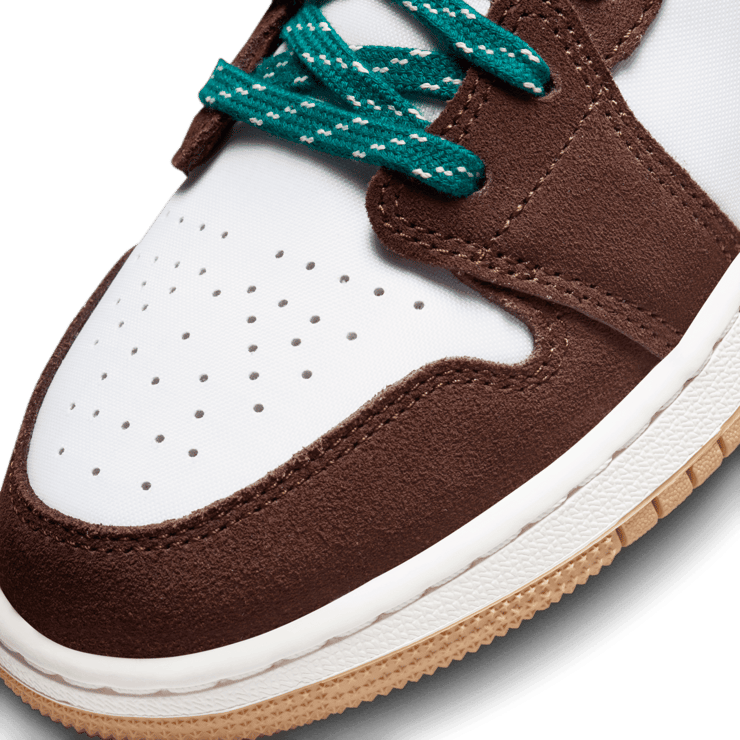 Air Jordan 1 Low SE Seasonal Collector (GS) Angle 4