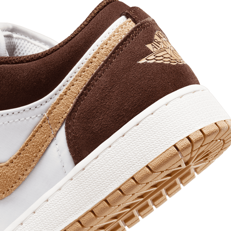 Air Jordan 1 Low SE Seasonal Collector (GS) Angle 5