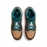 Air Jordan 1 Mid SE Seasonal Collector (GS) Angle 1