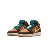 Air Jordan 1 Mid SE Seasonal Collector (GS) Angle 2