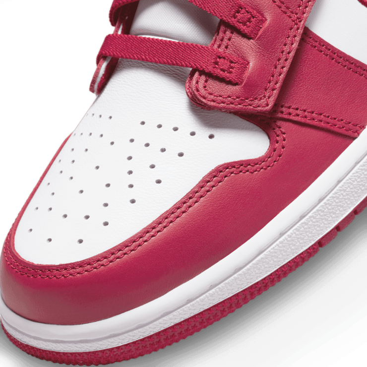 Jordan 1 Flyease Red and White Angle 4