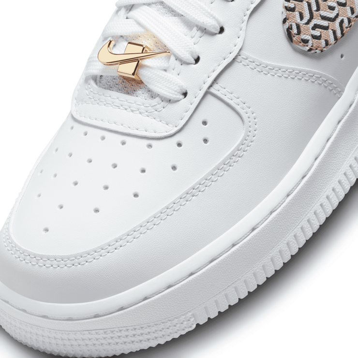 Nike Air Force 1 Low United in Victory White (W) Angle 4