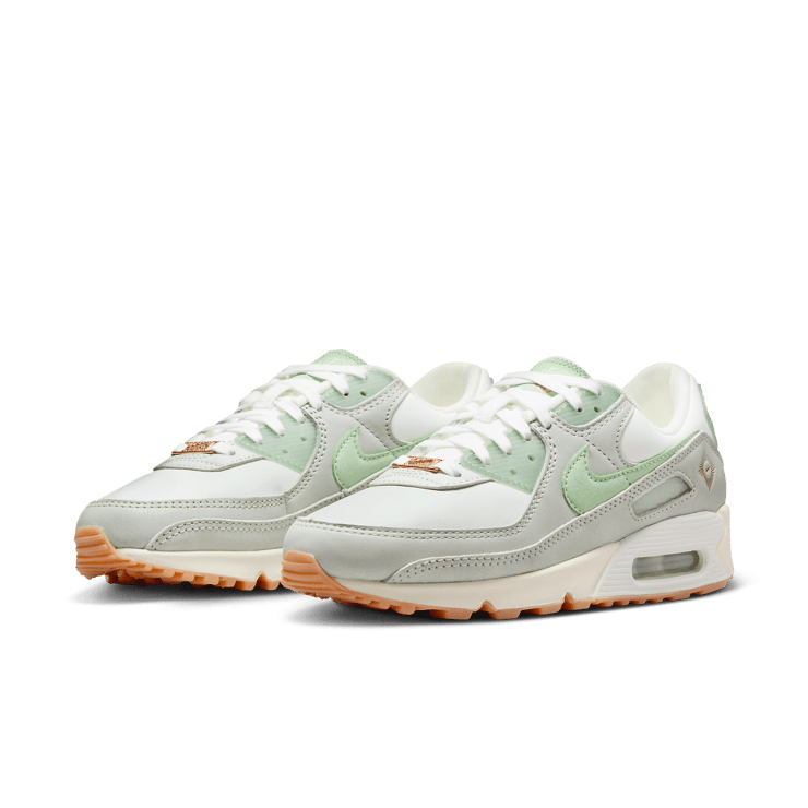 Nike Air Max 90 Australia (W) Angle 2