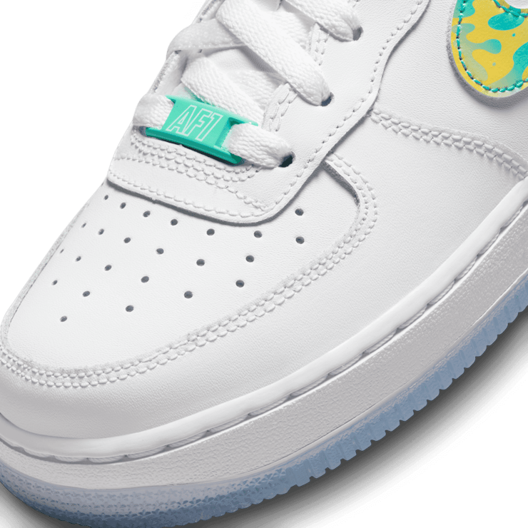 Nike Air Force 1 Low Unlock Your Space (GS) Angle 4