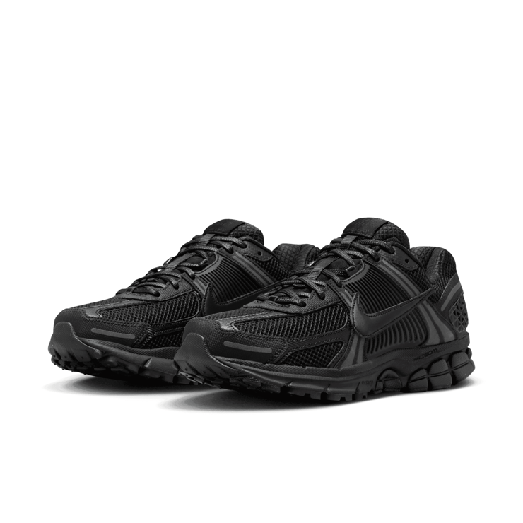 Nike Zoom Vomero 5 Triple Black Angle 3