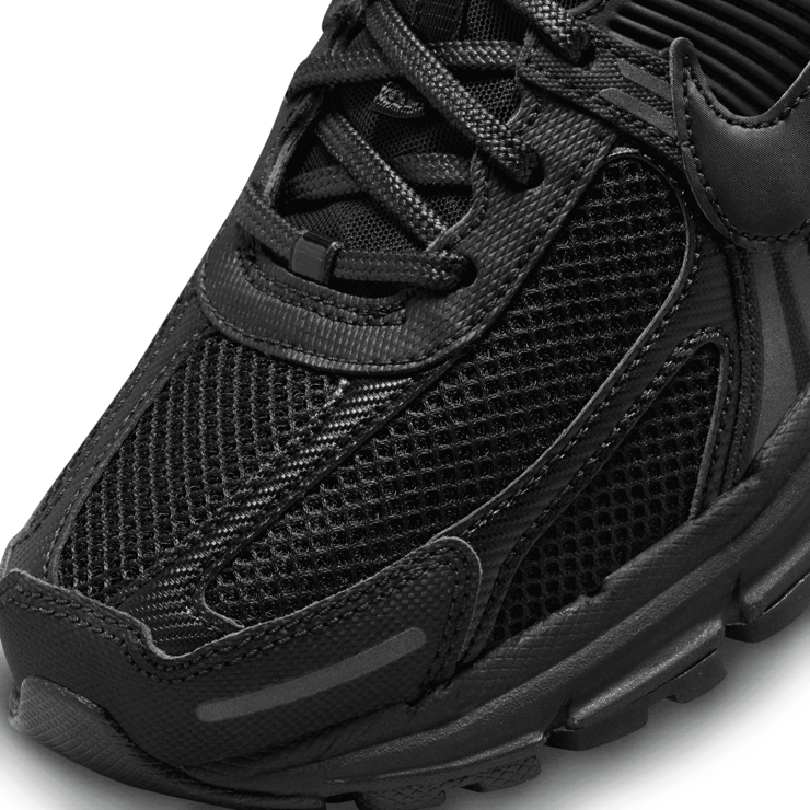 Nike Zoom Vomero 5 Triple Black Angle 5
