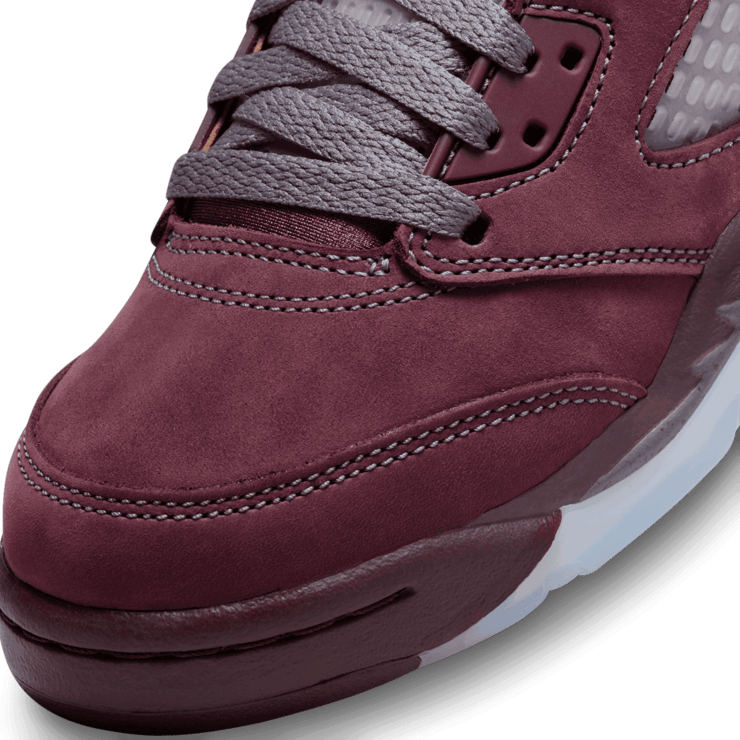 Air Jordan 5 Retro SE Burgundy (2023) (GS) Angle 4