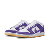 ダンクNike SB Dunk Low Pro ISO Orange Label Court Purple Gum This Nike SB Dunk Low Comes In Court Purple Gum