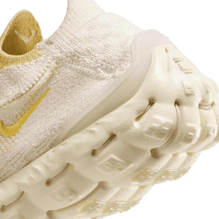 Nike ISPA MindBody Light Cream Angle 5