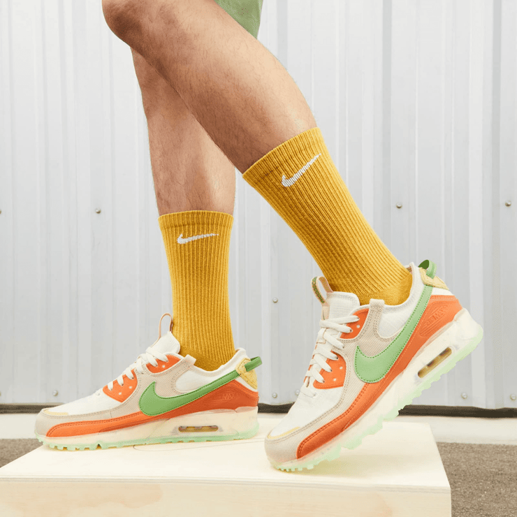 Nike Air Max Terrascape 90 Chili Angle 0