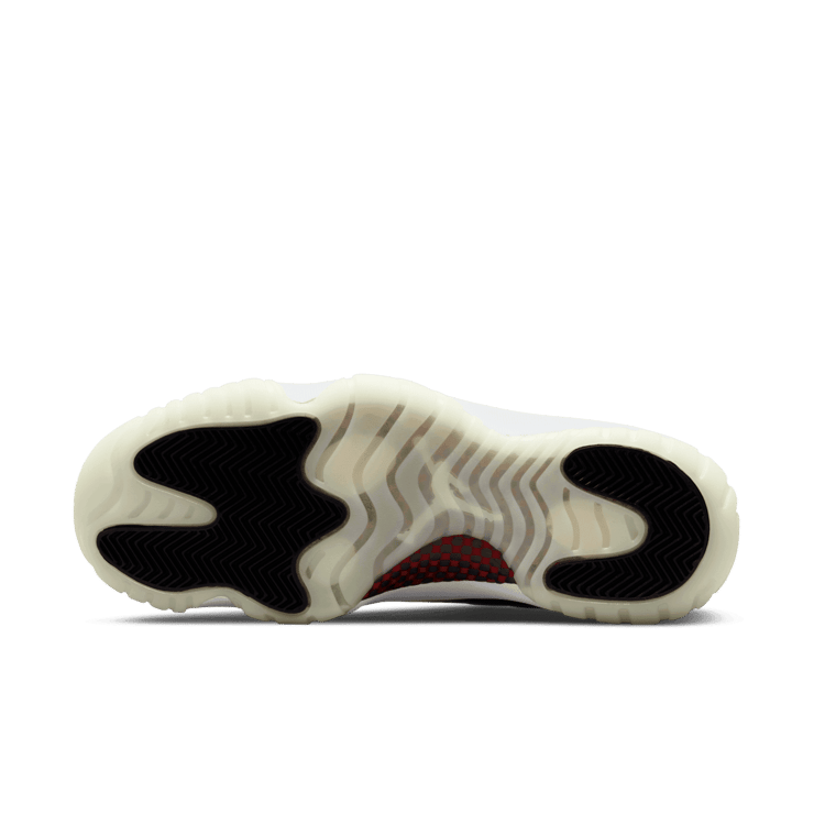 Jordan 11 Low 72-10 Angle 0