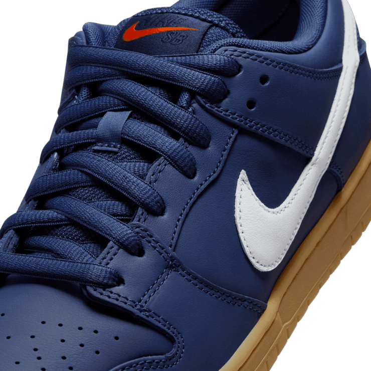 Nike SB Dunk Low Navy Gum Angle 4