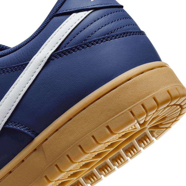 Nike SB Dunk Low Navy Gum Angle 5