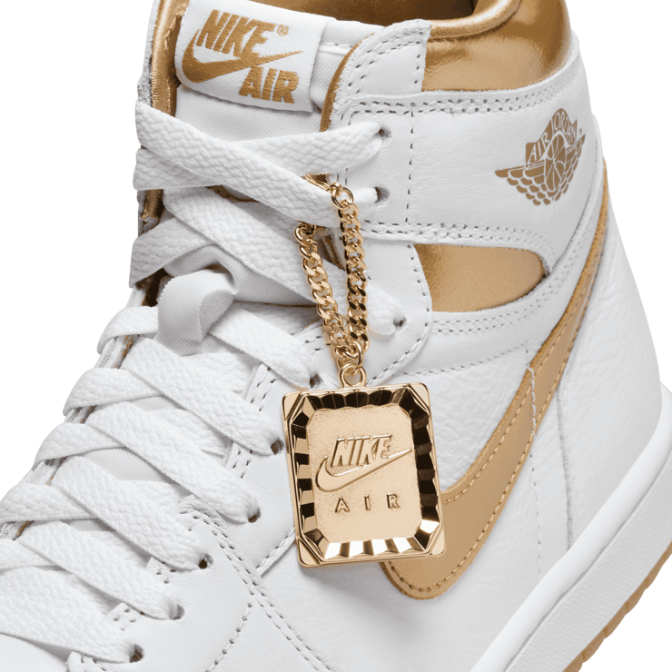 Air Jordan 1 Retro High OG Metallic Gold (W) Angle 6