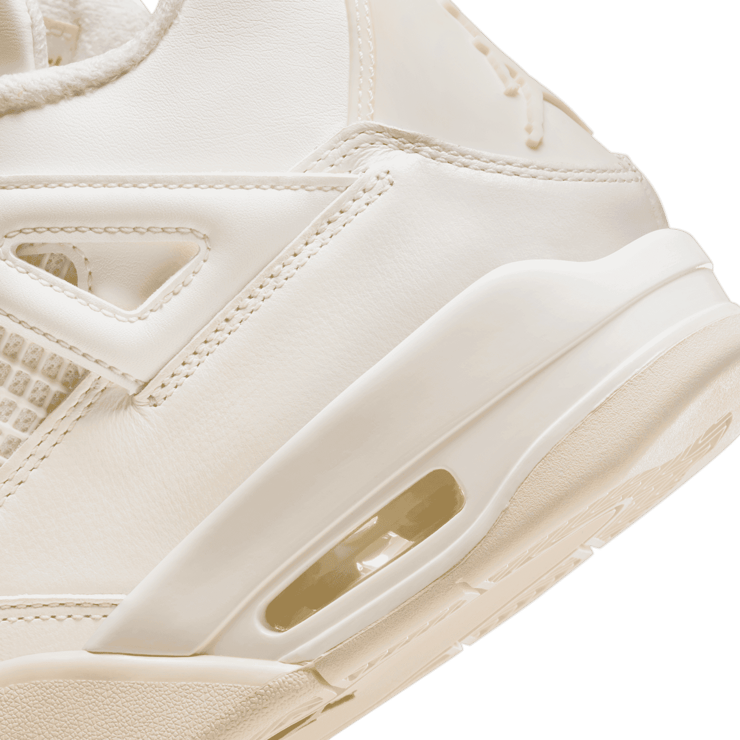 Air Jordan 4 Retro Metallic Gold (W) Angle 6