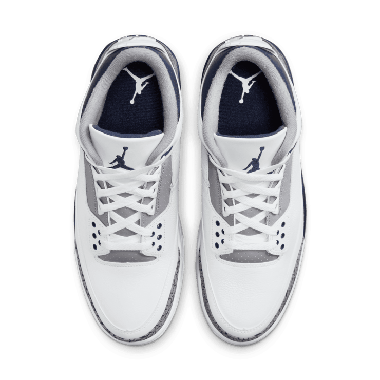 Air Jordan 3 Retro White Midnight Navy Angle 1