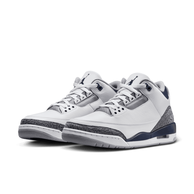 Air Jordan 3 Retro White Midnight Navy Angle 2