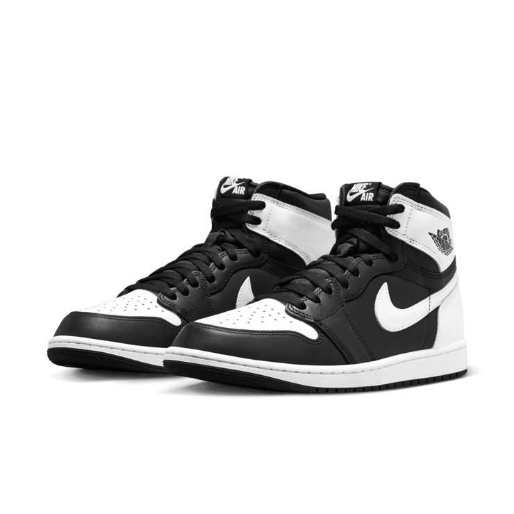 Air Jordan 1 Retro High OG Black White Angle 2