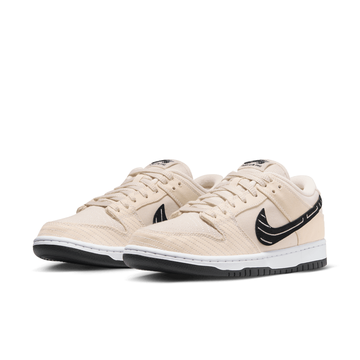 Nike SB Dunk Low Albino & Preto Angle 2