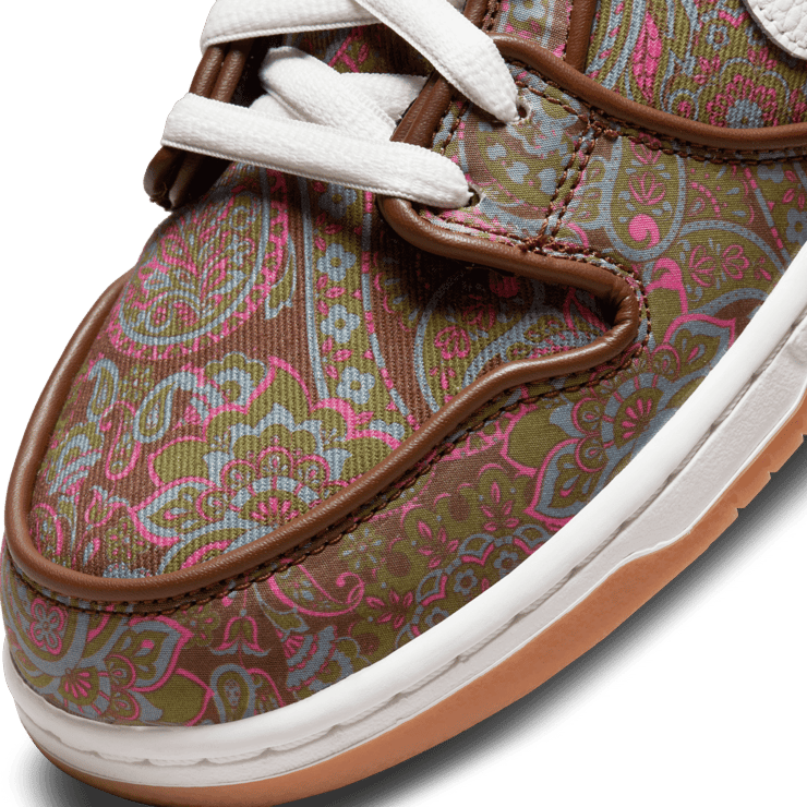 Nike SB Dunk Low Paisley Angle 4