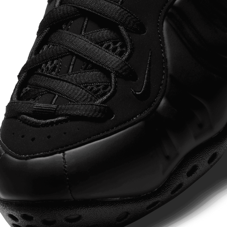 Nike Air Foamposite One Anthracite (2020) Angle 4