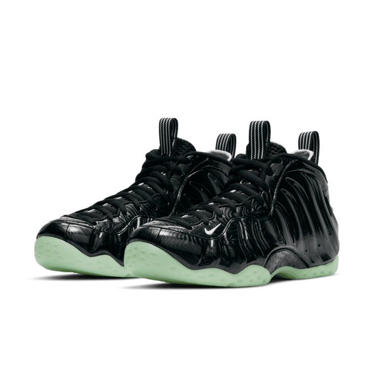 Nike Air Foamposite One All-Star (2021) Angle 2